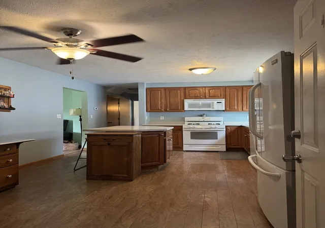 Photo 3 of Single family home for sale at 2219 Highland Dr, Sycamore, IL 60178 | MLS# 12746646 | Listing updated on 2026-09-15