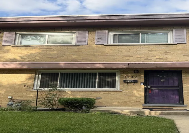 Photo 2 of Townhouse for sale at 1742 Brown Ave, Evanston, IL 60201 | MLS# 12746717 | Listing updated on 2026-09-23