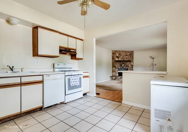 Photo 3 of Sale Pending at 201 S Bartlett Rd, Streamwood, IL 60107 | MLS# 12746778 | Listing updated on 2026-09-16