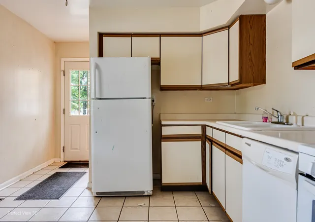 Photo 4 of Sale Pending at 201 S Bartlett Rd, Streamwood, IL 60107 | MLS# 12746778 | Listing updated on 2026-09-16