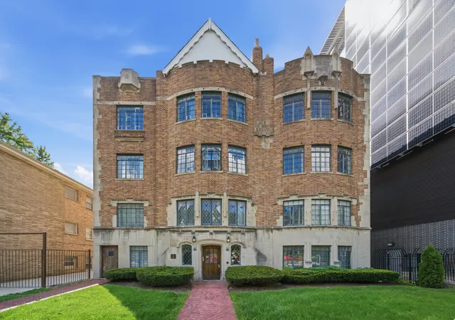 Photo 1 of Condo for sale at 408 S Austin Blvd #2N, Oak Park, IL 60304 | MLS# 12746853 | Listing updated on 2026-09-15