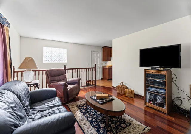Photo 3 of Single family home for sale at 645 Flagstaff Ln, Hoffman Estates, IL 60169 | MLS# 12746879 | Listing updated on 2026-09-10
