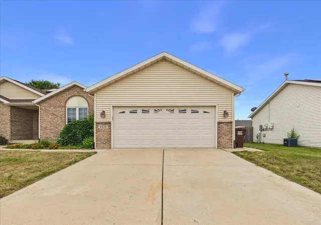 Photo 4 of Sale Pending at 2819 Mary St, Belvidere, IL 61008 | MLS# 12746973 | Listing updated on 2026-09-26