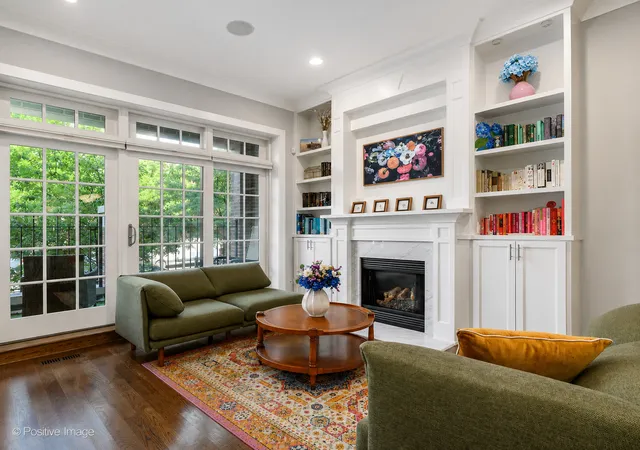 Photo 3 of Condo for sale at 2729 N Southport Ave #1, Chicago, IL 60614 | MLS# 12747223 | Listing updated on 2026-09-18