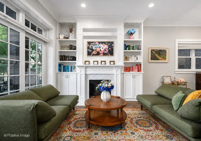 Photo 3 of Condo for sale at 2729 N Southport Ave #1, Chicago, IL 60614 | MLS# 12747223 | Listing updated on 2026-09-18