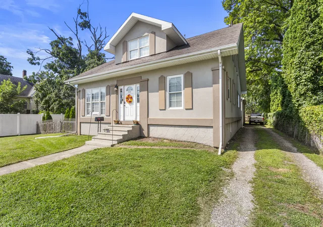Photo 2 of Single family home for sale at 533 N Macon St, Bement, IL 61813 | MLS# 12747244 | Listing updated on 2026-10-27