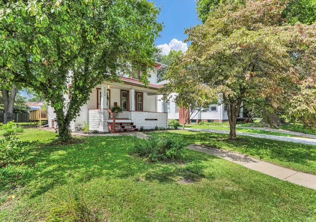 Photo 2 of Single family home for sale at 1203 S Race St, Urbana, IL 61801 | MLS# 12747279 | Listing updated on 2026-09-14