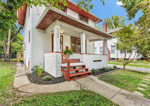 Photo 3 of Single family home for sale at 1203 S Race St, Urbana, IL 61801 | MLS# 12747279 | Listing updated on 2026-09-14