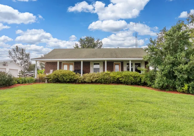 Photo 3 of Single family home for sale at 4202 Walnut Ln, Junction, IL 62954 | MLS# 12747302 | Listing updated on 2026-09-10