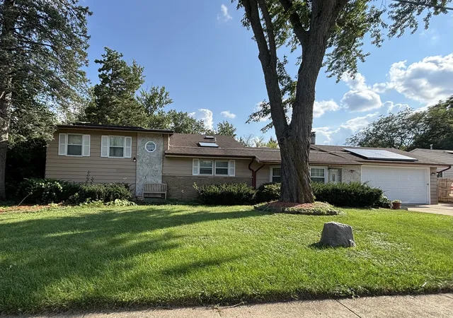 Single family home for sale at 11 W Palatine (frontage) Rd, Prospect Heights, IL 60070 | MLS# 12747382