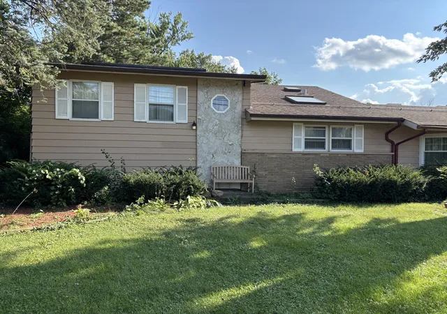 Photo 2 of Single family home for sale at 11 W Palatine (frontage) Rd, Prospect Heights, IL 60070 | MLS# 12747382 | Listing updated on 2026-09-10