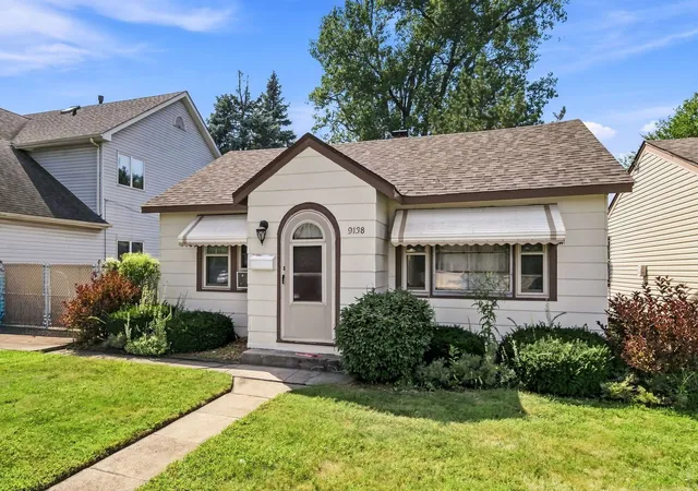 Photo 2 of Single family home for sale at 9138 S 52nd Court, Oak Lawn, IL 60453 | MLS# 12747405 | Listing updated on 2026-10-06