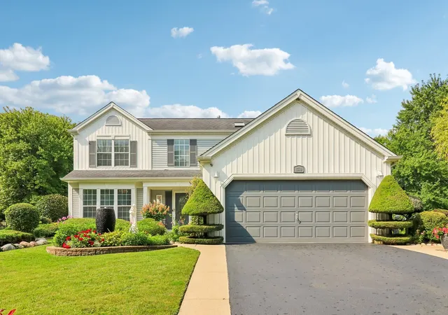 Photo 1 of Single family home for sale at 1360 Yosemite Pkwy, Algonquin, IL 60102 | MLS# 12747583 | Listing updated on 2026-09-10