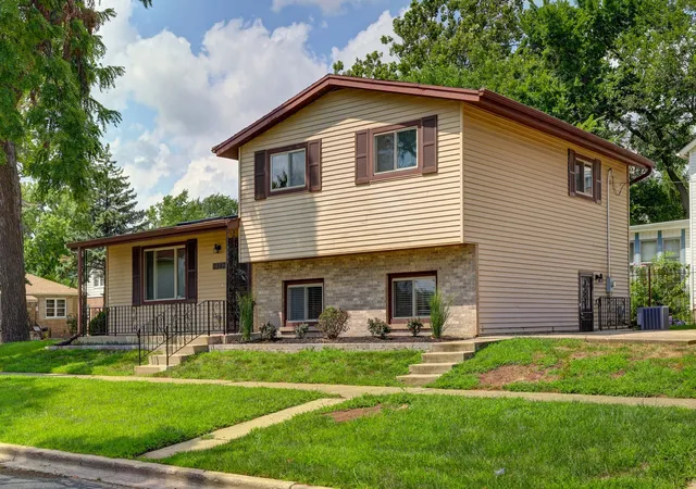 Photo 2 of Single family home for sale at 2347 S 17th Avenue, Broadview, IL 60155 | MLS# 12747726 | Listing updated on 2026-09-10