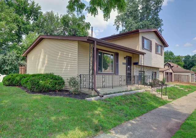Photo 3 of Single family home for sale at 2347 S 17th Avenue, Broadview, IL 60155 | MLS# 12747726 | Listing updated on 2026-09-10