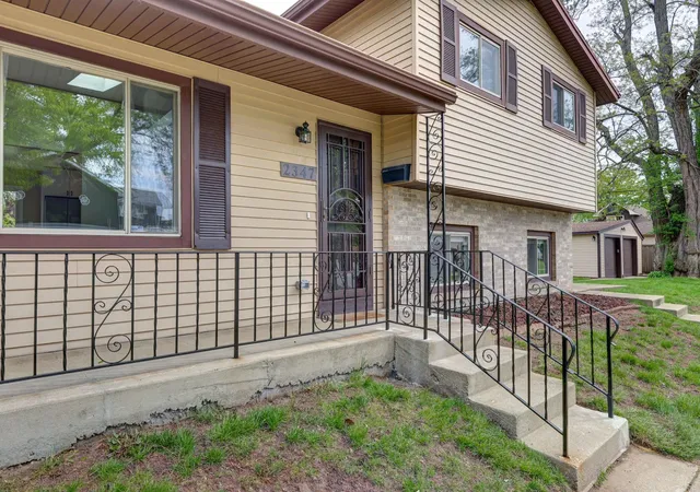 Photo 3 of Single family home for sale at 2347 S 17th Avenue, Broadview, IL 60155 | MLS# 12747726 | Listing updated on 2026-09-10