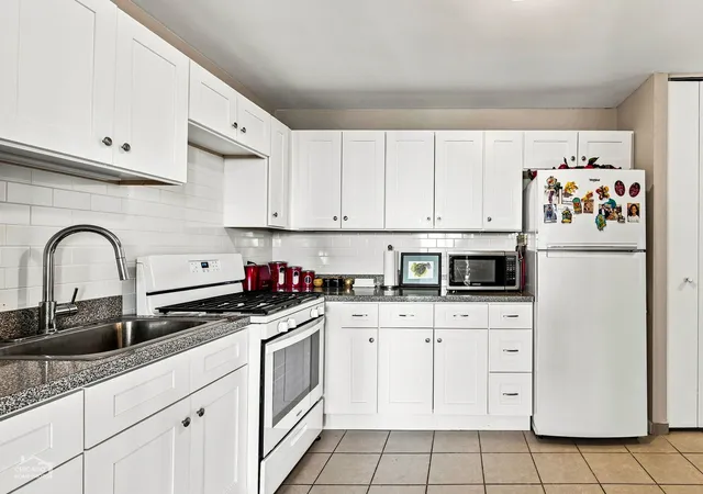 Photo 4 of Condo for sale at 4850 S Lake Park Ave #2109B, Chicago, IL 60615 | MLS# 12747823 | Listing updated on 2026-09-10