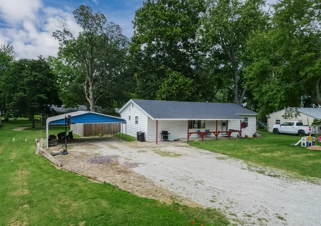 Photo 2 of Single family home for sale at 110 S Grant St, Saybrook, IL 61770 | MLS# 12747862 | Listing updated on 2026-09-30