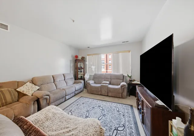 Listing Photo 4 - Condo for sale in building located at 6710 S Keating Ave, Chicago, IL 60629 - Unit #203