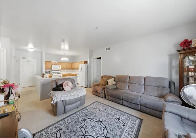 Listing Photo 5 - Condo for sale in building located at 6710 S Keating Ave, Chicago, IL 60629 - Unit #203