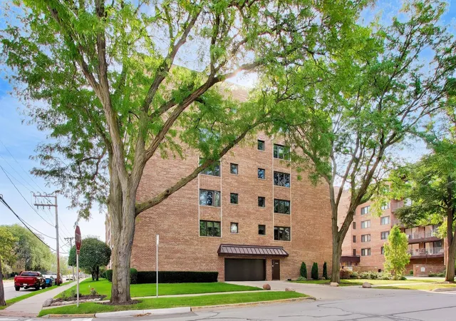 Photo 3 of Condo for sale at 901 Center St #403, Des Plaines, IL 60016 | MLS# 12748177 | Listing updated on 2026-09-23