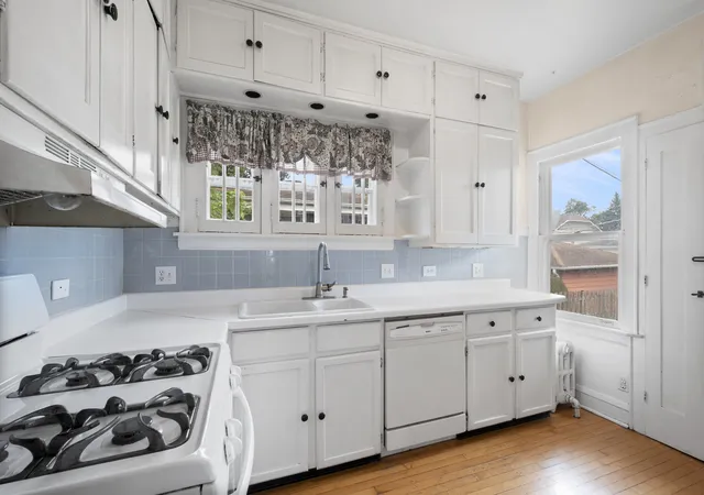 Photo 4 of Single family home for sale at 17 N Chester Ave, Park Ridge, IL 60068 | MLS# 12748232 | Listing updated on 2026-09-14