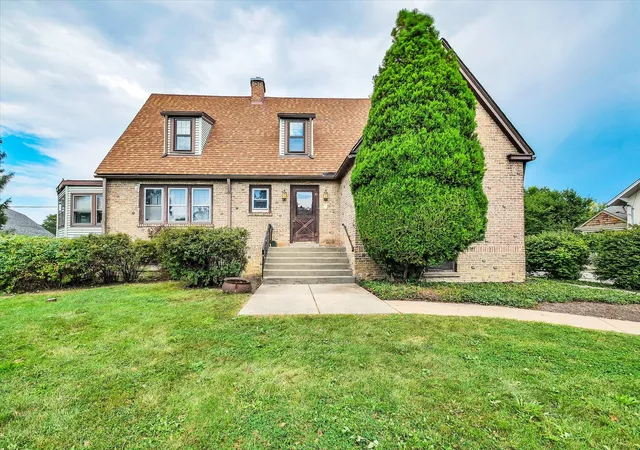 Photo 1 of Single family home for sale at 2610 Park Ln, Glenview, IL 60025 | MLS# 12748291 | Listing updated on 2026-09-15