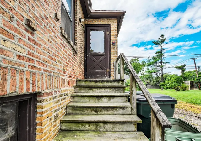 Photo 4 of Single family home for sale at 2610 Park Ln, Glenview, IL 60025 | MLS# 12748291 | Listing updated on 2026-09-15