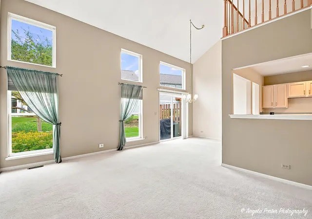 Listing Photo 5 - Condo for sale in building located at 16 Cloverdale Ct, Algonquin, IL 60102 - Unit #16