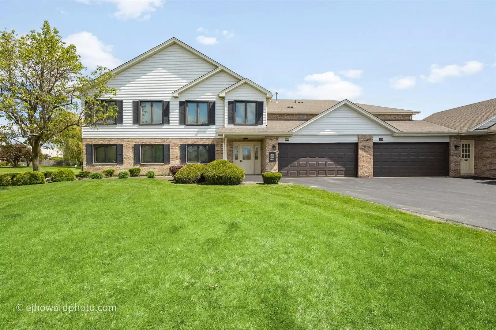 Listing Photo 1 - Condo for sale in 19423 Manchester Dr located at 19423 Manchester Dr, Mokena, IL 60448 - Unit #19423