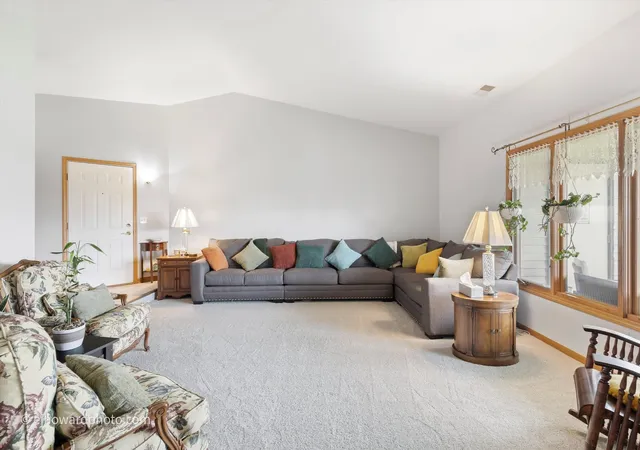 Listing Photo 4 - Condo for sale in building located at 19423 Manchester Dr, Mokena, IL 60448 - Unit #19423
