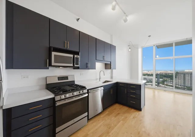 Photo 3 of Condo for sale at 1600 S Indiana Ave #1504, Chicago, IL 60616 | MLS# 12748519 | Listing updated on 2026-09-18
