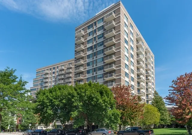 Photo 1 of Condo for sale at 1515 S Prairie Ave #406, Chicago, IL 60605 | MLS# 12748552 | Listing updated on 2026-09-18