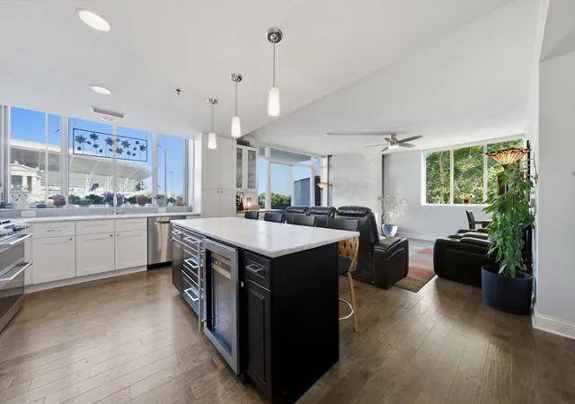 Photo 3 of Condo for sale at 1515 S Prairie Ave #406, Chicago, IL 60605 | MLS# 12748552 | Listing updated on 2026-09-18