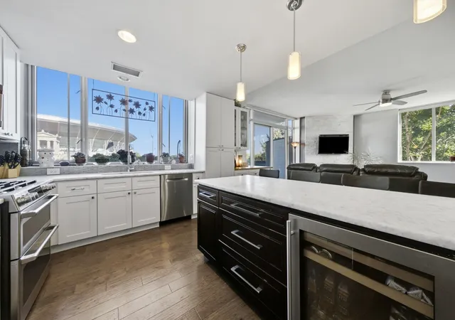 Photo 4 of Condo for sale at 1515 S Prairie Ave #406, Chicago, IL 60605 | MLS# 12748552 | Listing updated on 2026-09-18