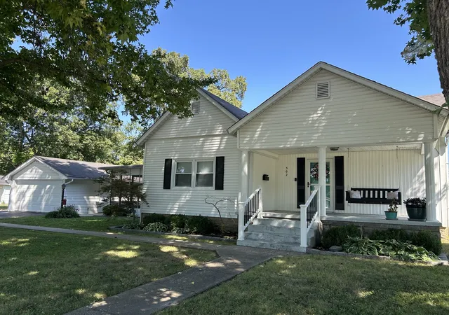 Photo 2 of Single family home for sale at 302 James St, Carterville, IL 62918 | MLS# 12748554 | Listing updated on 2026-09-11