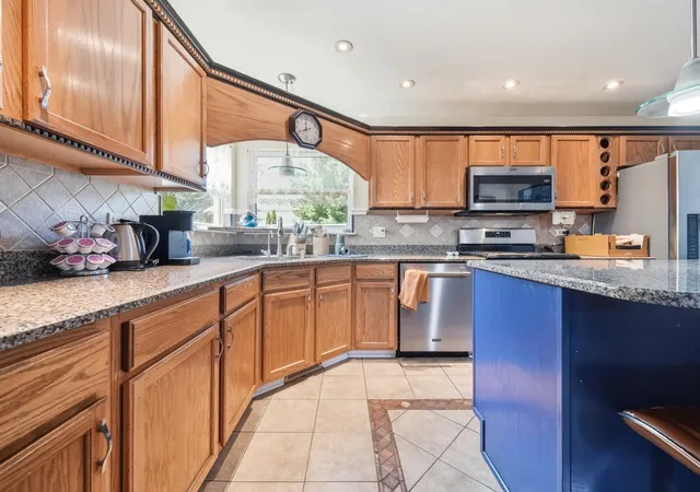 Photo 3 of Single family home for sale at 7509 Southworth Cir, Plainfield, IL 60586 | MLS# 12748753 | Listing updated on 2026-09-14