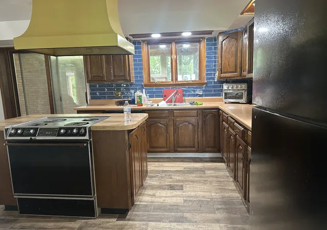 Photo 4 of Single family home for sale at 6834 Safford Rd, Rockford, IL 61101 | MLS# 12748778 | Listing updated on 2026-09-10