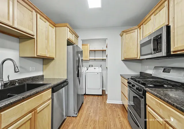 Listing Photo 5 - Condo for sale in building located at 224 Brett Cir, Wauconda, IL 60084 - Unit #B
