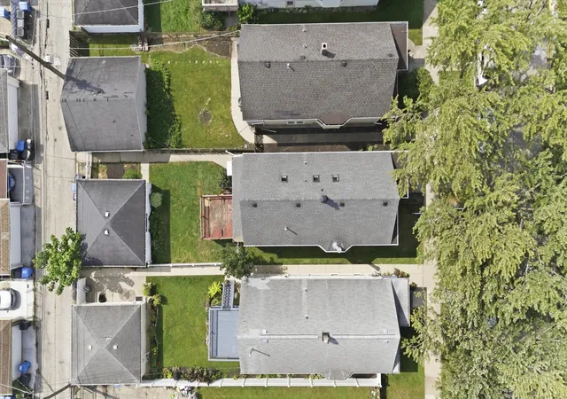 Photo 4 of Multi family home for sale at 4823 W Grace St, Chicago, IL 60641 | MLS# 12748829 | Listing updated on 2026-09-11