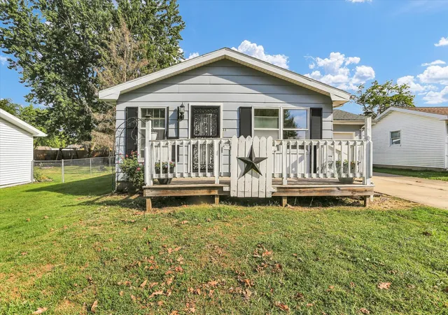 Photo 1 of Single family home for sale at 339 Larson St, Paxton, IL 60957 | MLS# 12748841 | Listing updated on 2026-09-11