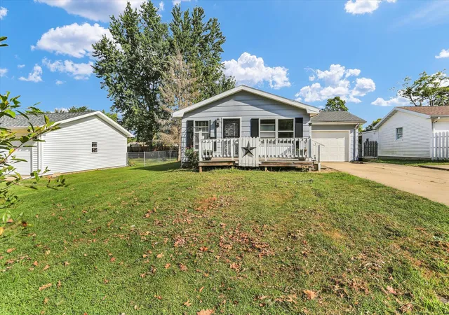 Photo 3 of Single family home for sale at 339 Larson St, Paxton, IL 60957 | MLS# 12748841 | Listing updated on 2026-09-11