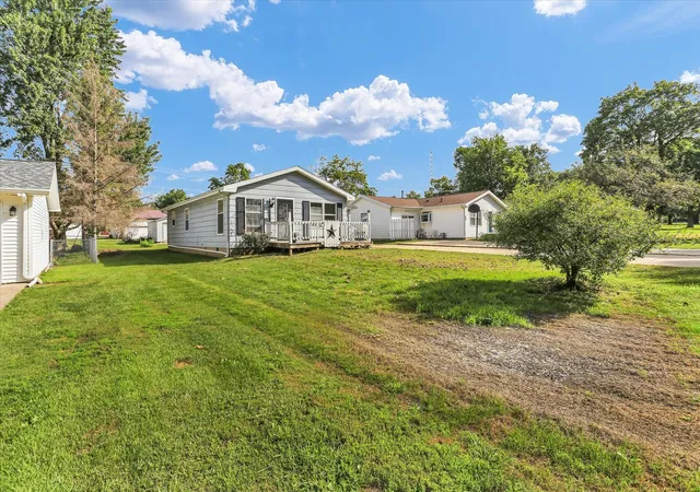 Photo 3 of Single family home for sale at 339 Larson St, Paxton, IL 60957 | MLS# 12748841 | Listing updated on 2026-09-11