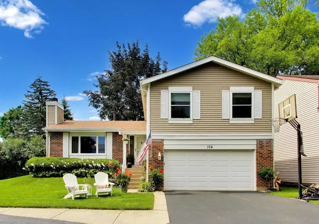 Single family home for sale at 104 Lilac Ct, Rolling Meadows, IL 60008 | MLS# 12748889