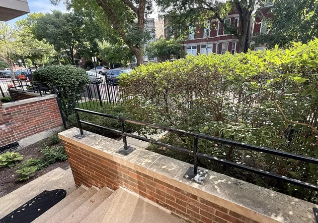 Photo 3 of Townhouse for sale at 816 S Laflin St, Chicago, IL 60607 | MLS# 12748995 | Listing updated on 2026-09-14