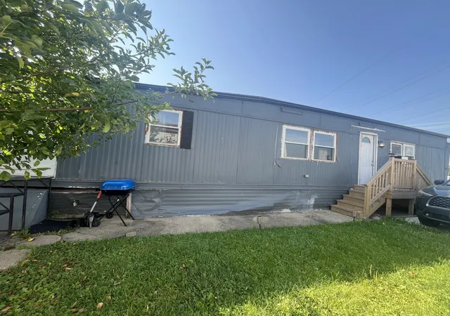 Photo 2 of Manufactured home for sale at 8800 S Harlem Ave #1617, Bridgeview, IL 60455 | MLS# 12749035 | Listing updated on 2026-10-03