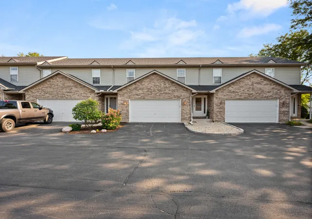 Photo 4 of Townhouse for sale at 873 Shepherd Ln #873, Elburn, IL 60119 | MLS# 12749110 | Listing updated on 2026-09-14