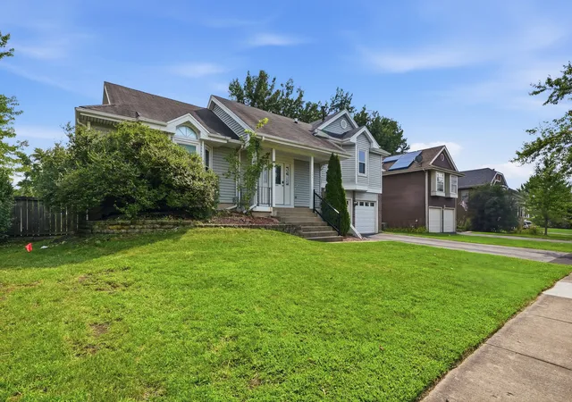 Photo 2 of Single family home for sale at 1885 Eastman Ln, Hanover Park, IL 60133 | MLS# 12749158 | Listing updated on 2026-09-11