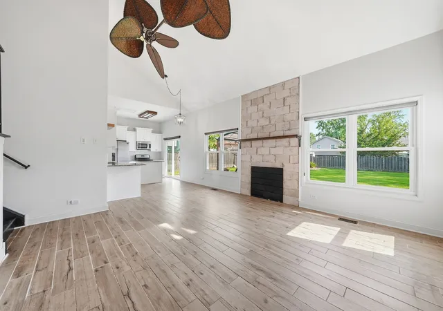 Photo 4 of Single family home for sale at 1885 Eastman Ln, Hanover Park, IL 60133 | MLS# 12749158 | Listing updated on 2026-09-11