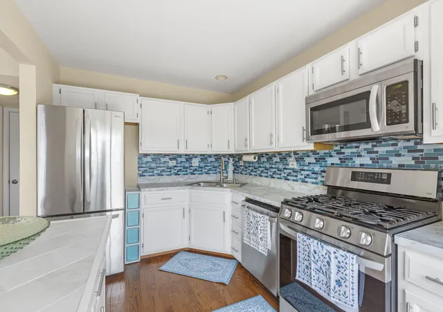 Photo 2 of Townhouse for sale at 1187 Windham Ln, Elk Grove Village, IL 60007 | MLS# 12749297 | Listing updated on 2026-10-02